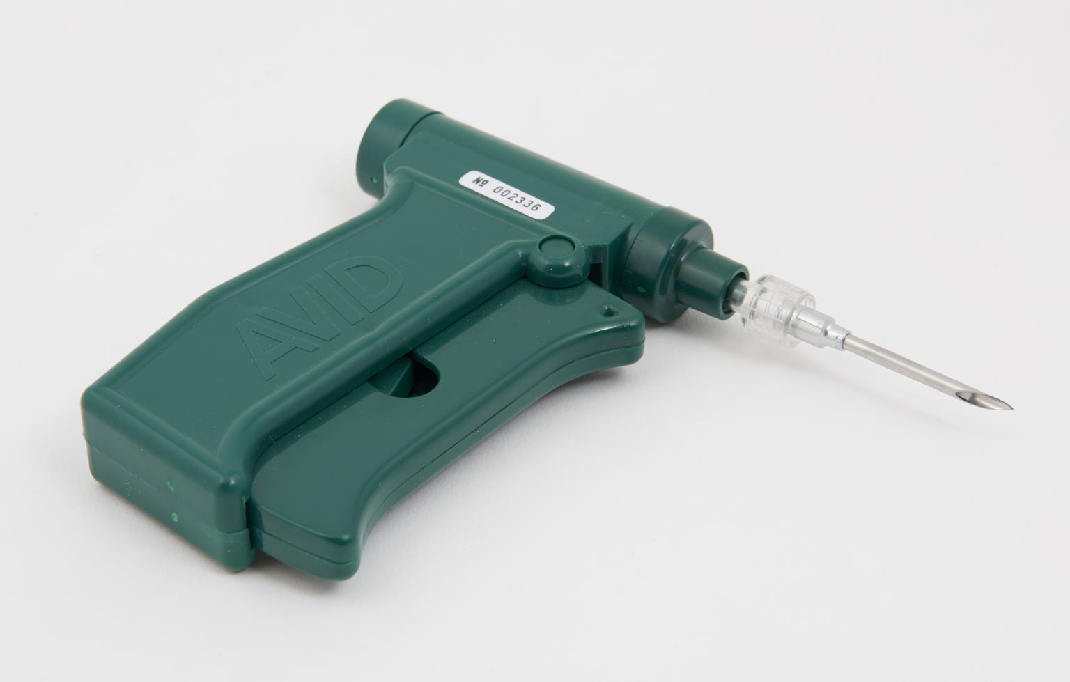 Pet Chip syringe gun