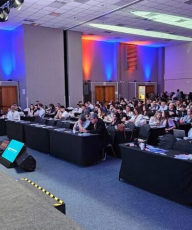 Cães&Gatos acompanha a 6ª Convenção ABHV, que debate o futuro da gestão veterinária